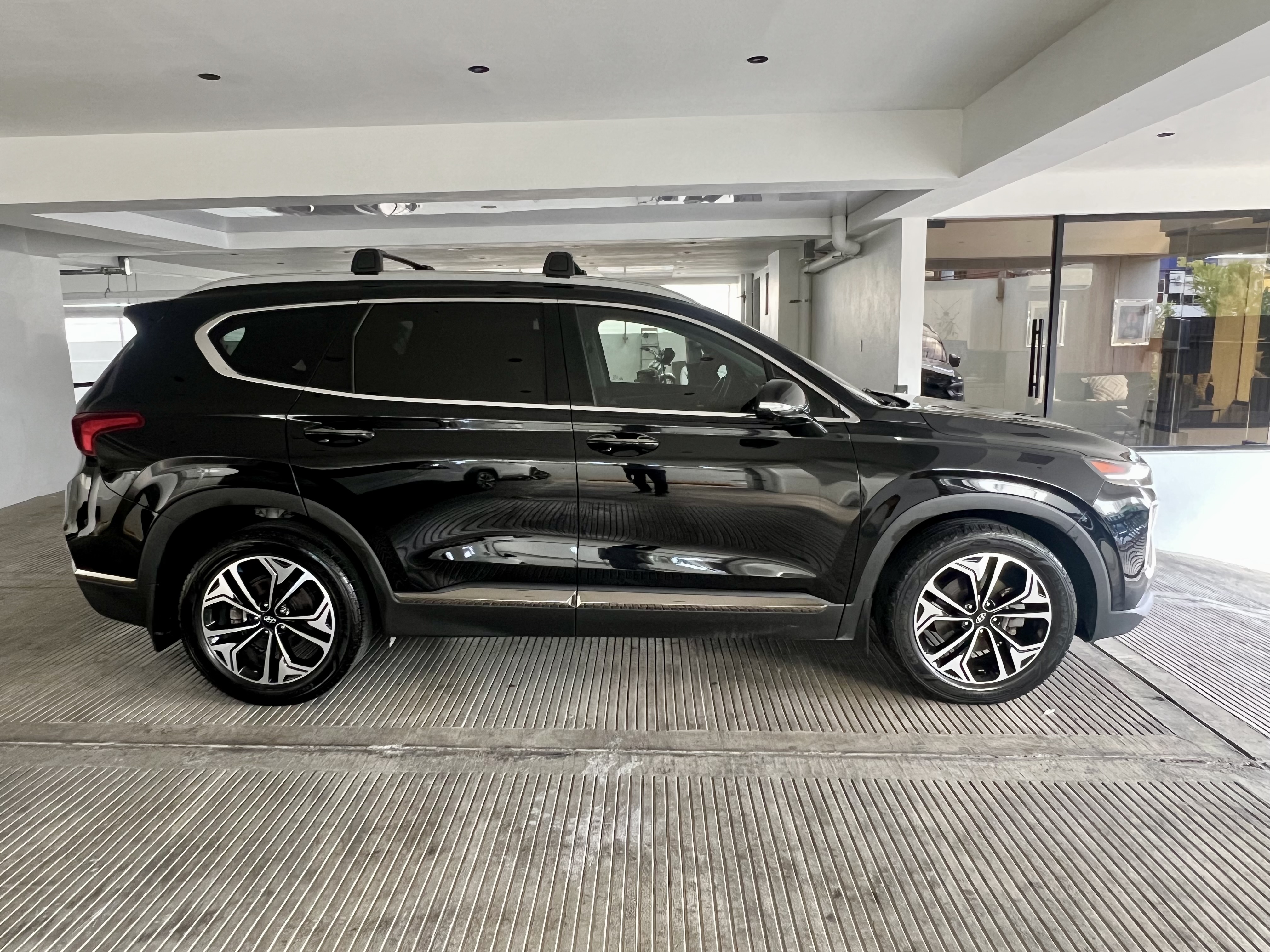 jeepetas y camionetas - 2019 Hyundai Santa Fe Ultimate- Recien Importada!  4