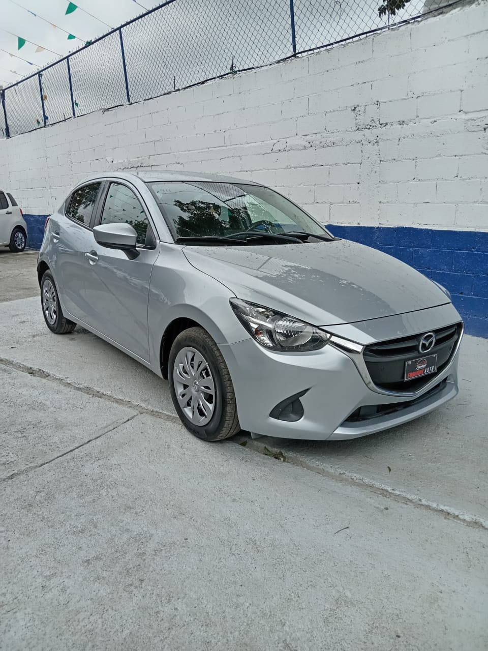 carros - MAZDA DEMIO 1