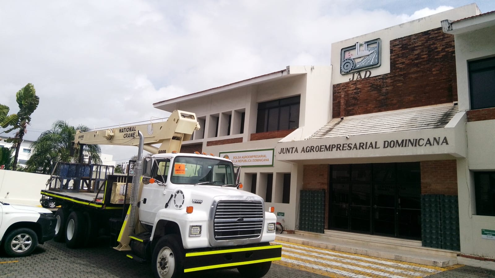 camiones y vehiculos pesados - Grua Ford L8000 0