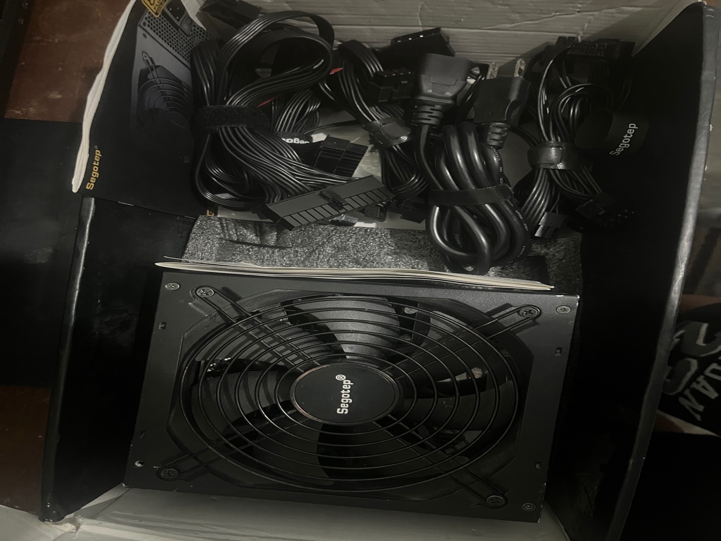computadoras y laptops - 🔌 Power Supply Segotep 750W 80 Plus Gold – Potencia y Eficiencia Garantizada 💥 2