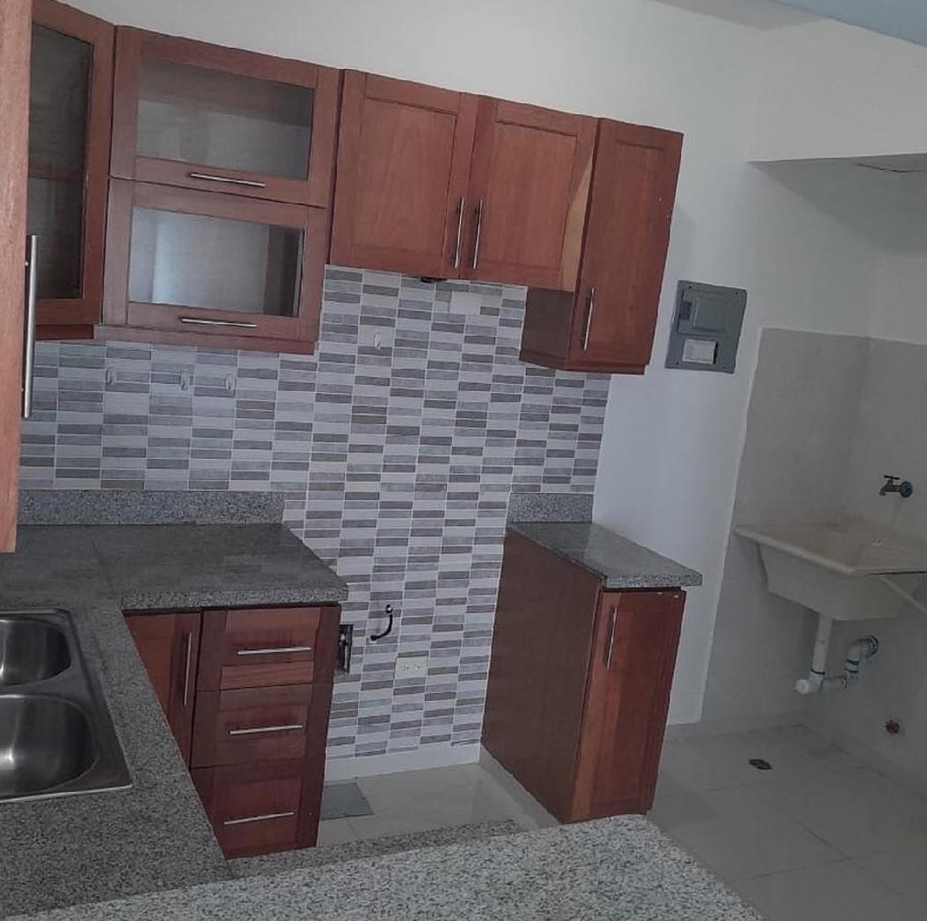 apartamentos - Apartamento en Alquiler – Zona Exclusiva
📍 5to Piso | 75 m² | Vista al Mar
 4