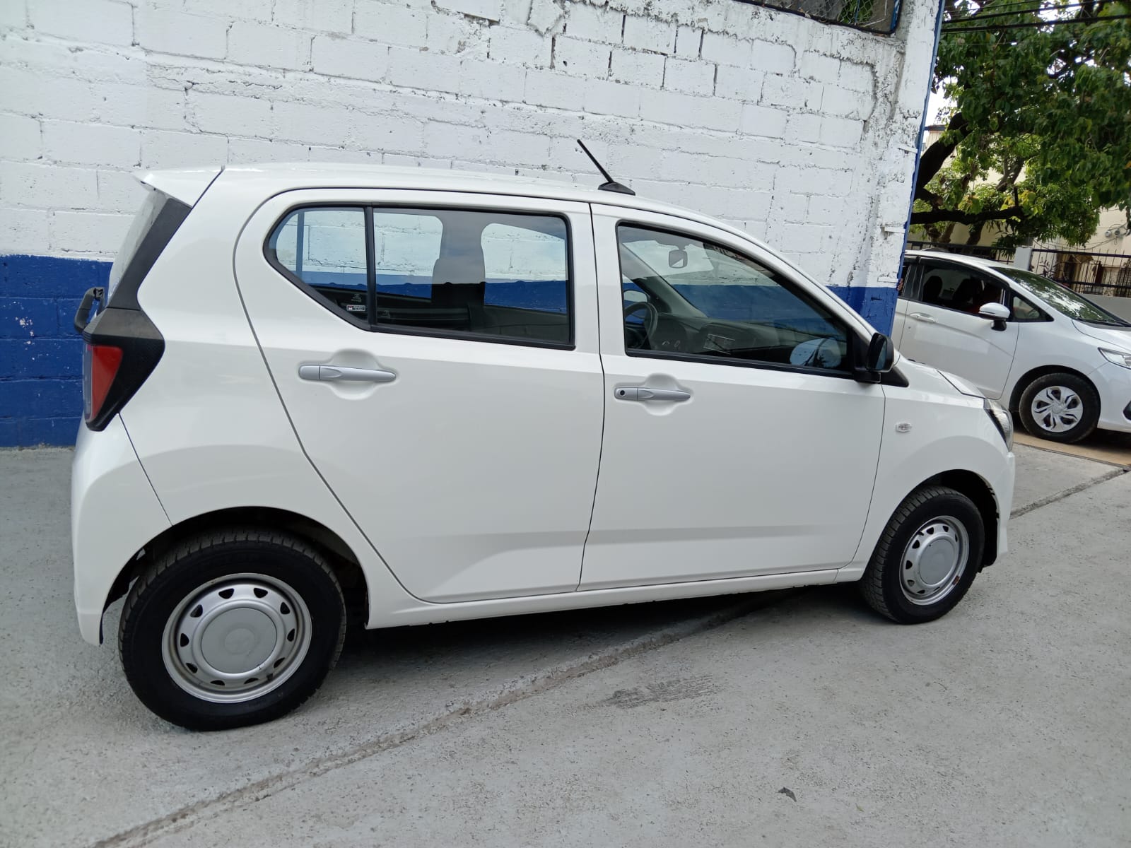 carros - DAIHATSU MIRAES  4
