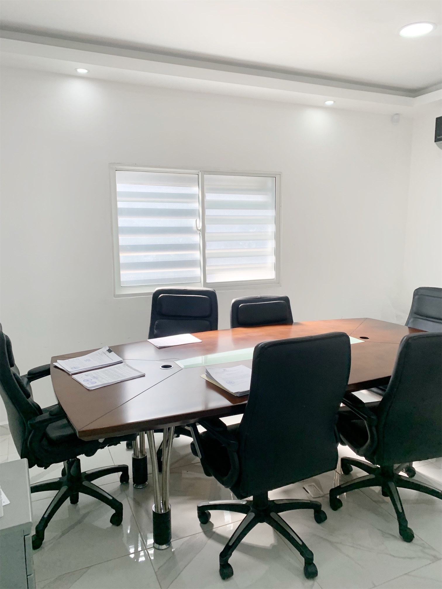 oficinas y locales comerciales - Local de oportunidad céntrico 7