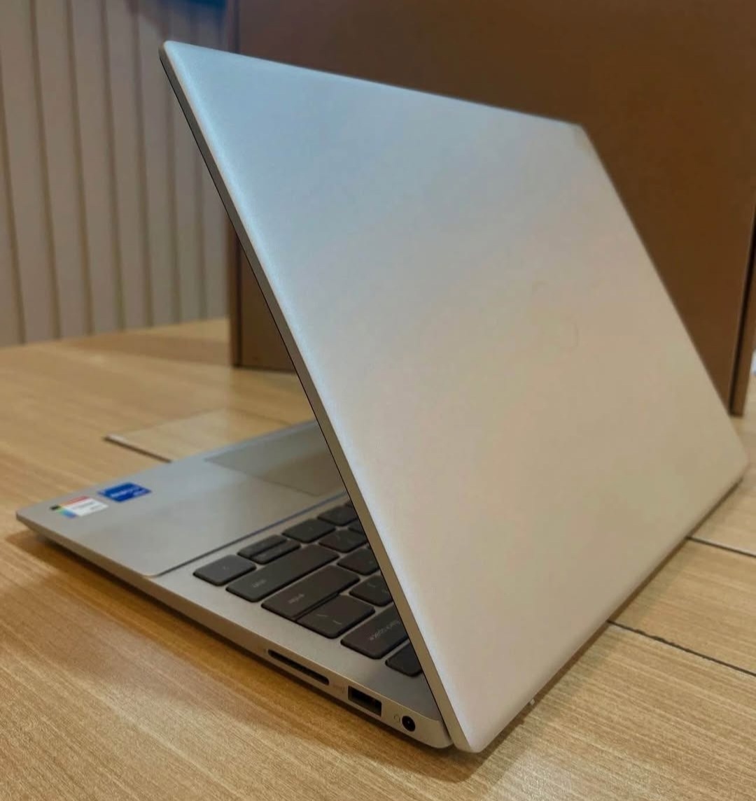 computadoras y laptops - Dell Inspiron 14 5430, Core i7 13ª Gen, 16GB RAM, 1TB SSD, Win11, Huella. Nueva  4