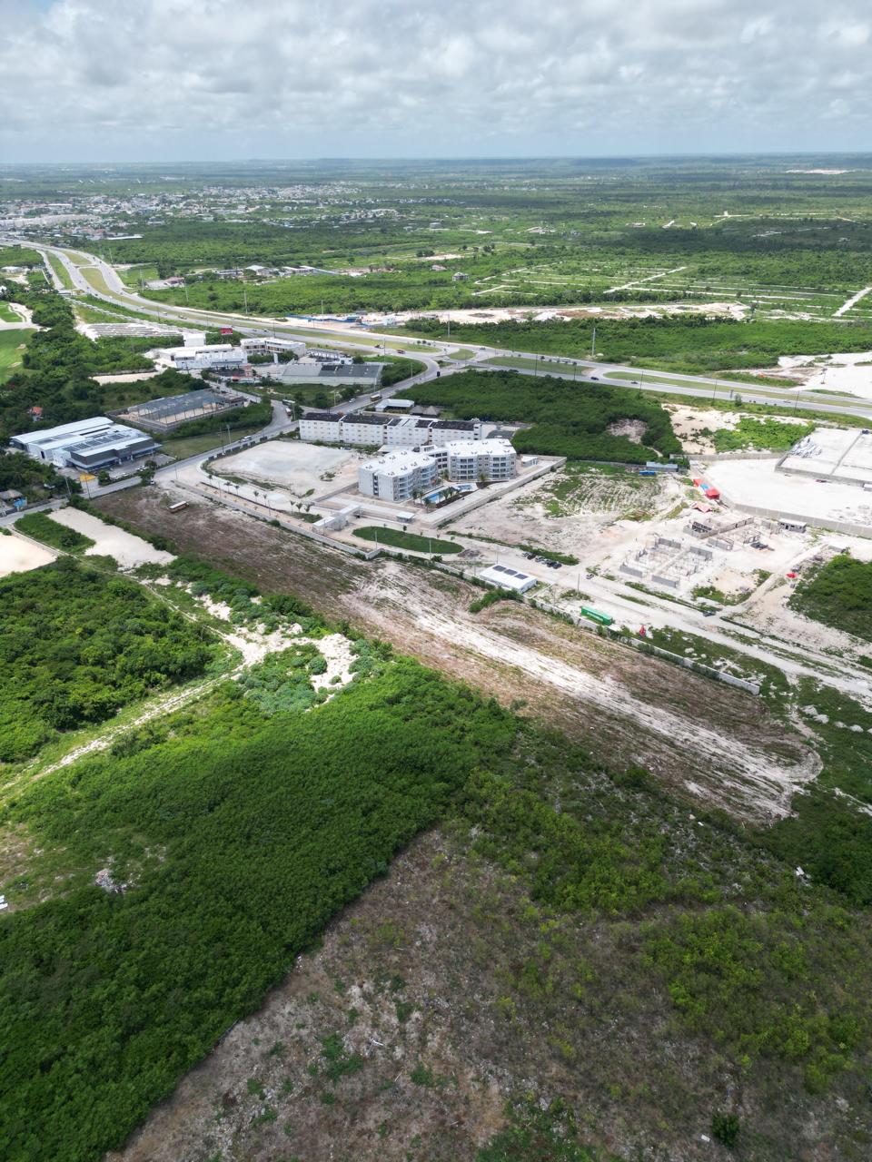 solares y terrenos - Solar de 20,000 metros en Prados de Punta Cana 2