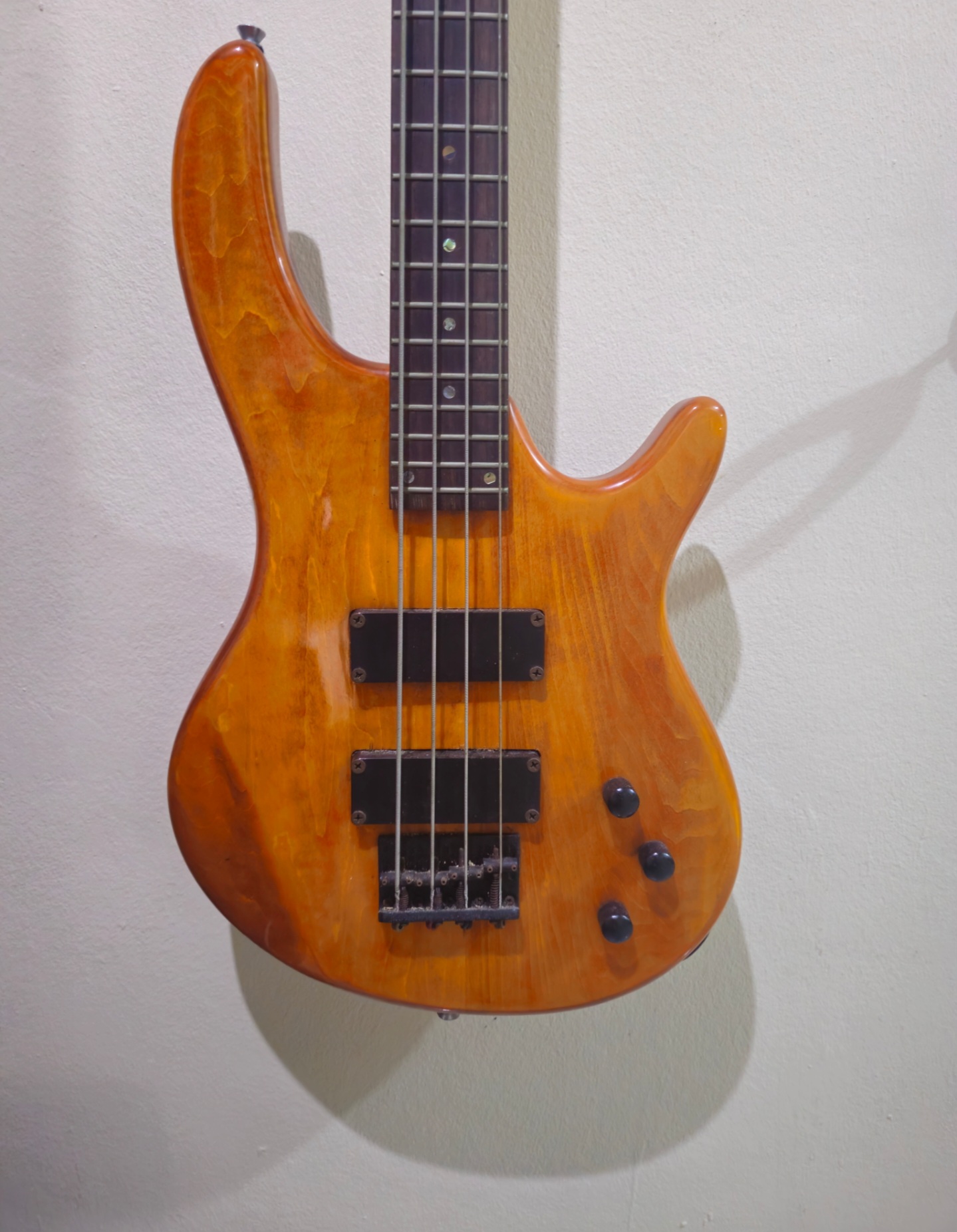 instrumentos musicales - Bajo de 4 cuerdas Dean Edge