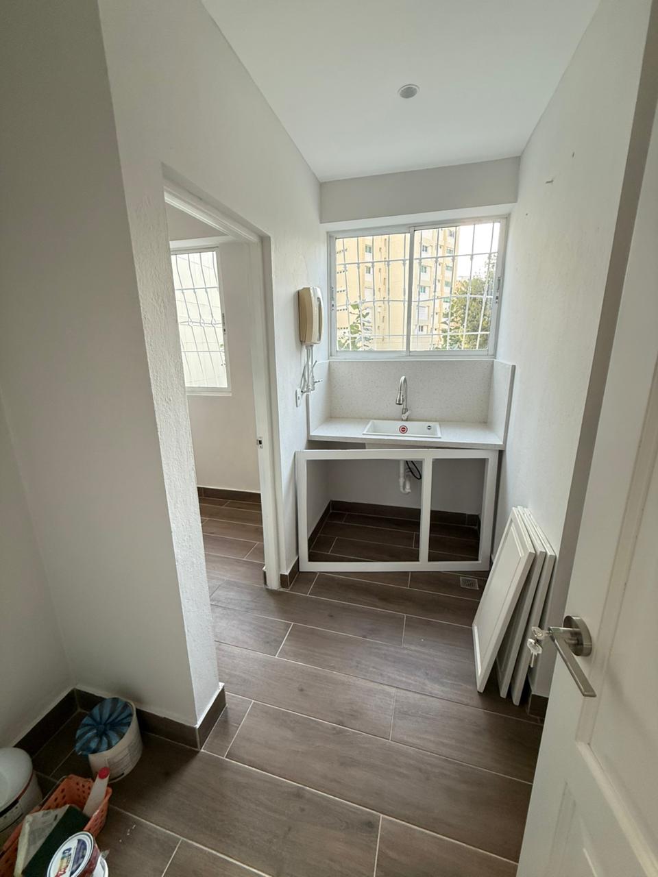 apartamentos - se alquila apartamento en tercer nivel ubicada en esperilla  6