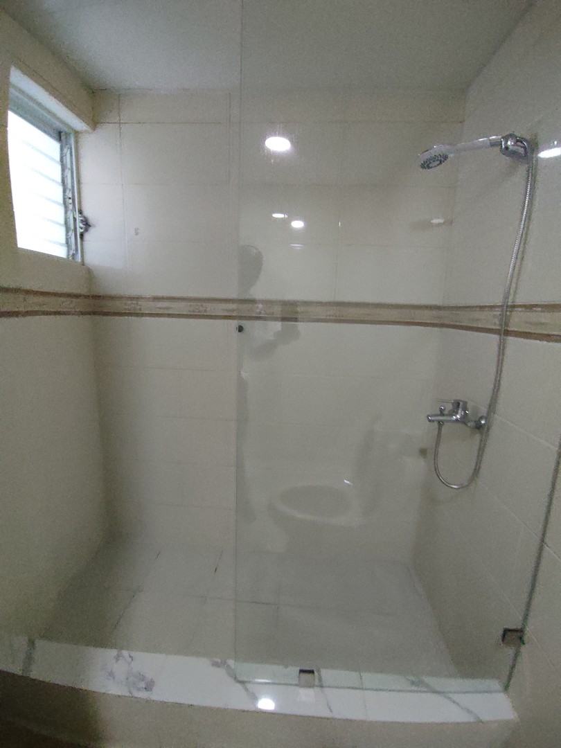 apartamentos - Se RENTA, Apartamento de (3) Habitaciones AMUEBLADO En Miramar Cerca del Malecón 4