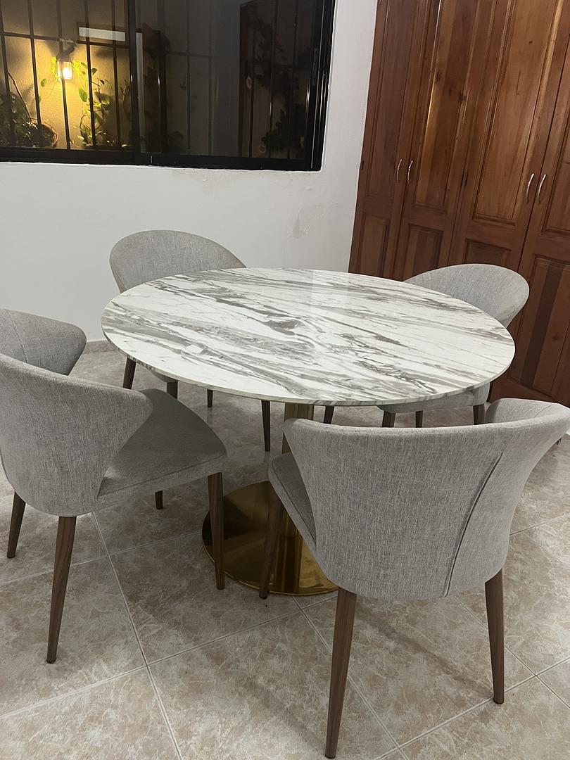 decoración y accesorios - Mesa de Comedor Moderno, tonos mármol base bronce Redonda 44”x29” 1