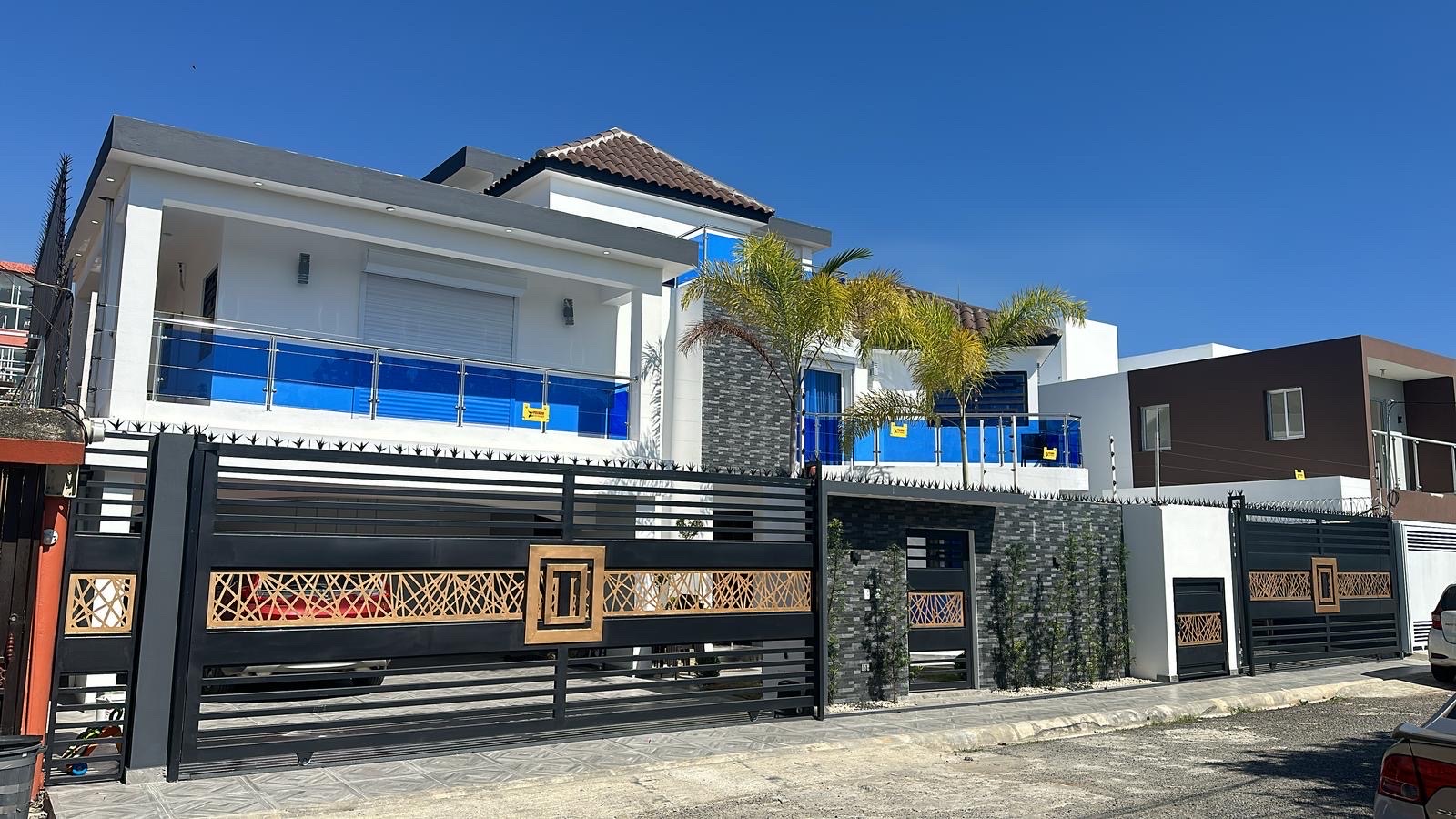 casas - venta de casa de lujo en la autopista de san isidro Santo Domingo este  1
