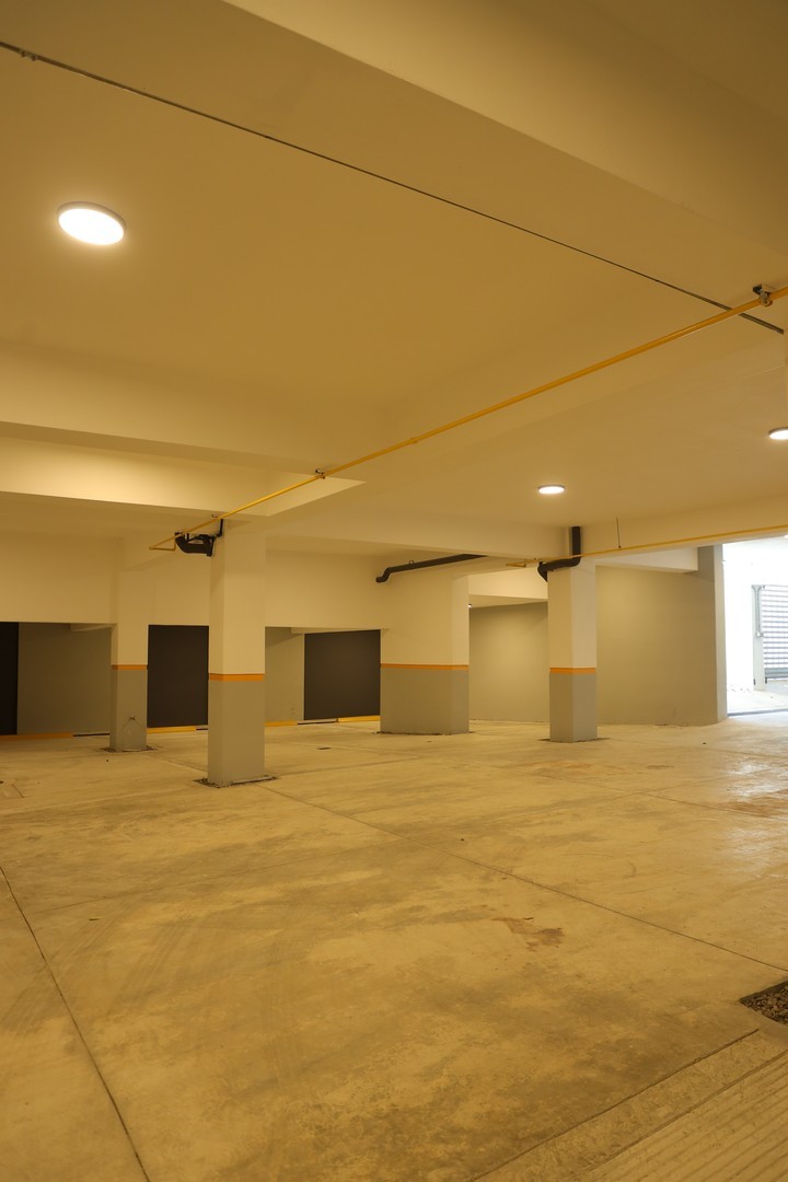 oficinas y locales comerciales - 🔵Alquilo varios Local en la castellana 3er  piso para oficina 
 1