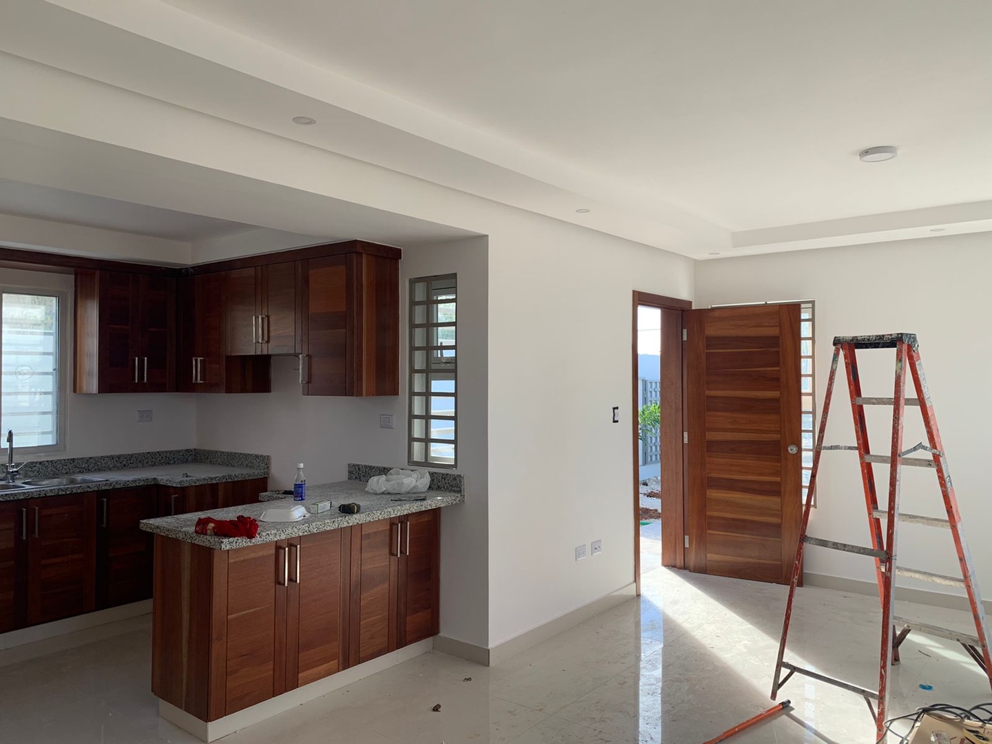 casas - Venta de Villa de un nivel 250mts en punta cana zona turística  7