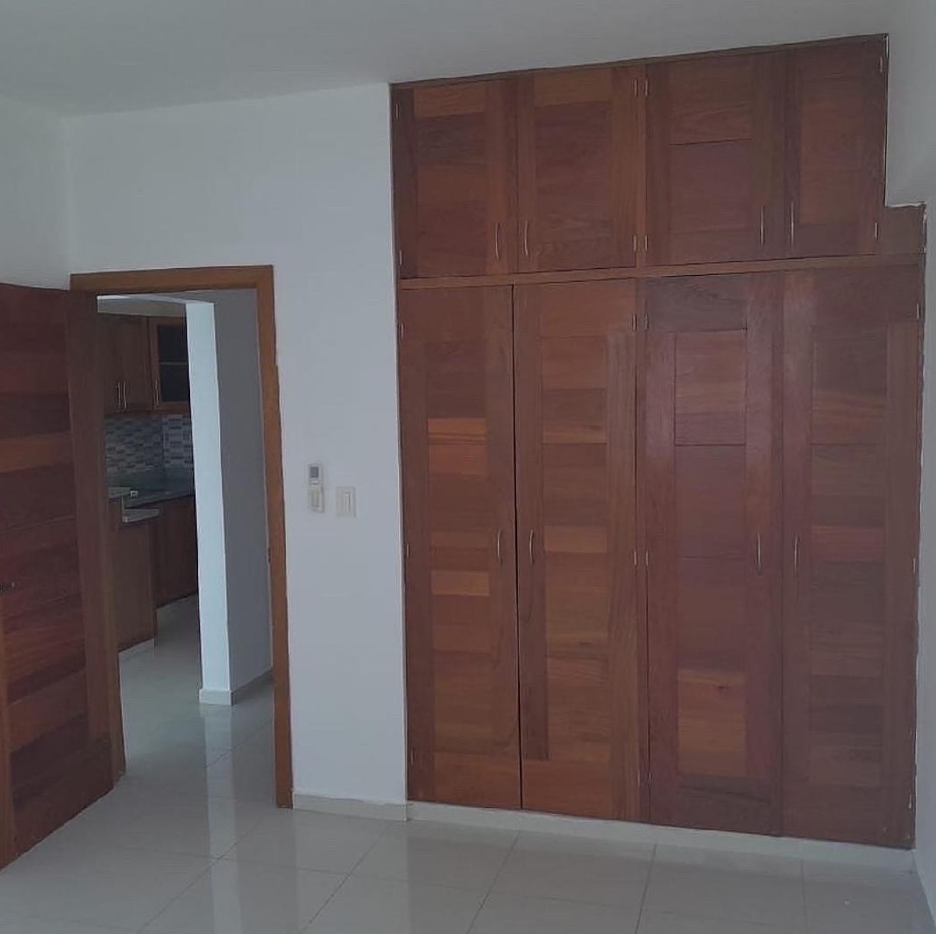 apartamentos - Apartamento en Alquiler – Zona Exclusiva
📍 5to Piso | 75 m² | Vista al Mar
 5