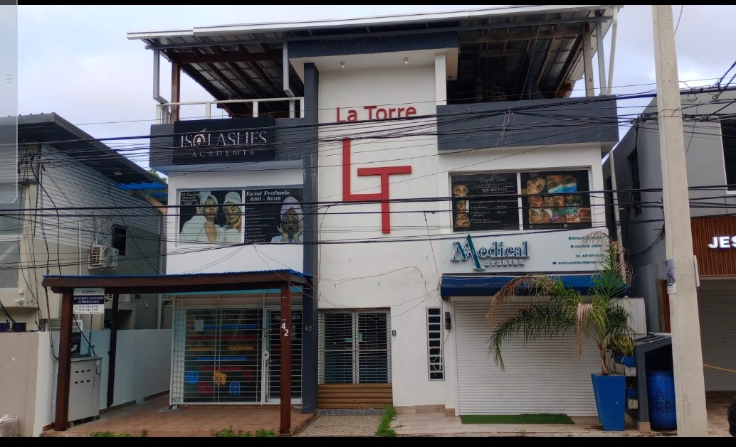 oficinas y locales comerciales - Alquilo local comercial detrás de la Unión Medica 0