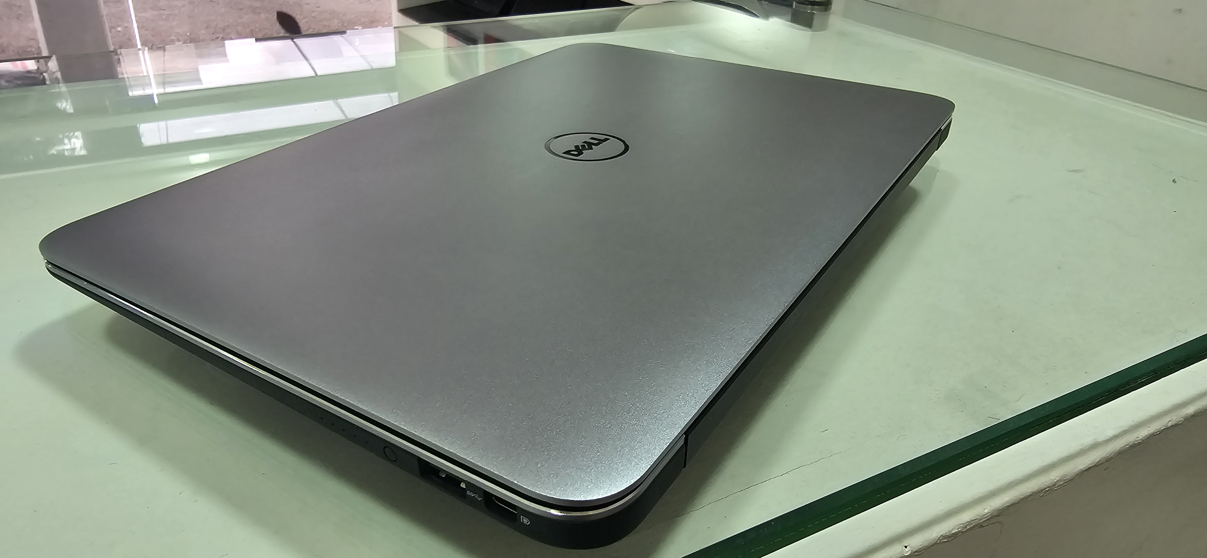 computadoras y laptops - Dell xps Slim 13.3 Pulg Core i7 Ram 8gb Disco 256gb ssd Solido Wifi Bluetoth hd 3