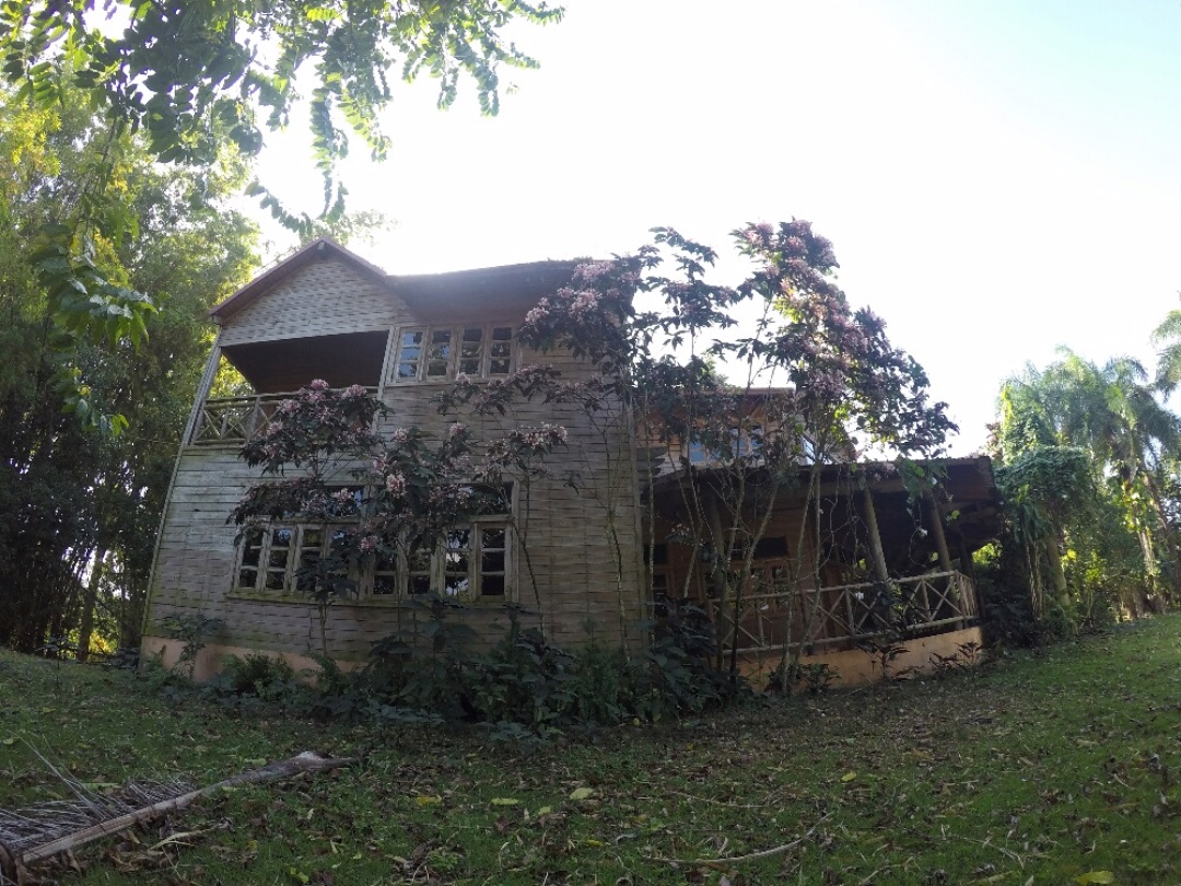 casas vacacionales y villas - Finca con casa de 2 niveles, piscina, establo para caballos, en Haras Nacionales 0