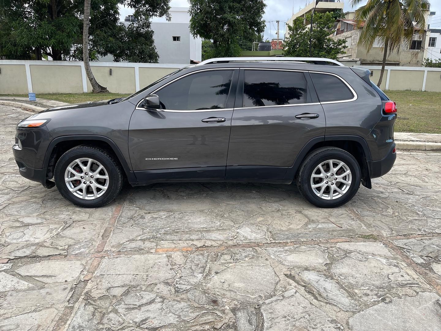 jeepetas y camionetas - Jeep Cherokee Latitude Panoramica 1
