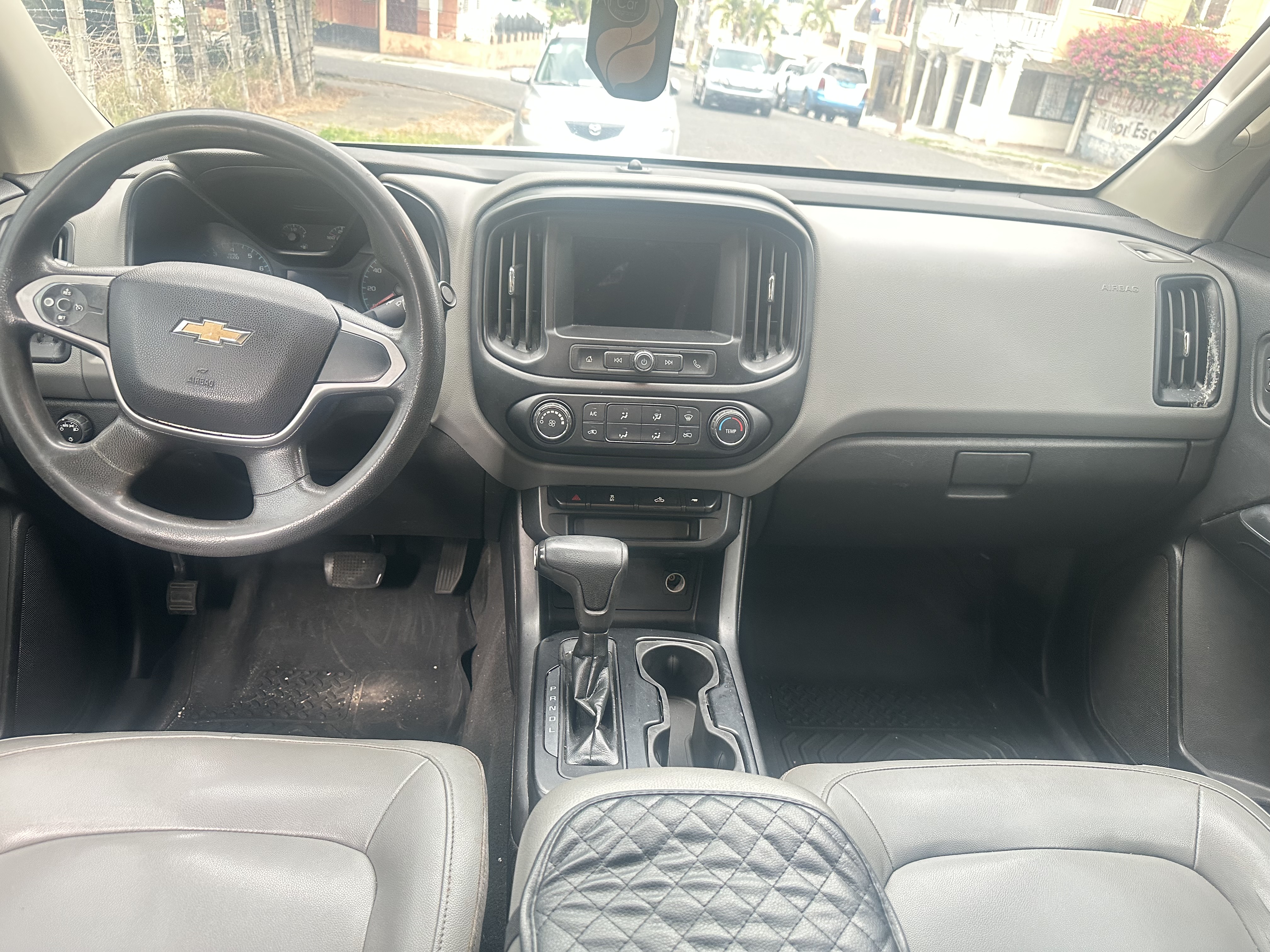 jeepetas y camionetas - La más nueva del país  1