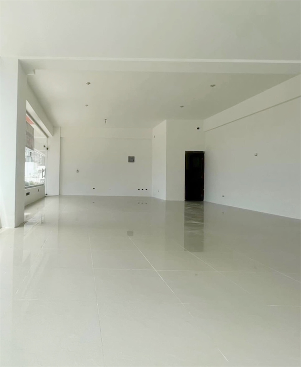 oficinas y locales comerciales - Local exclusivo en piantini primer nivel  1