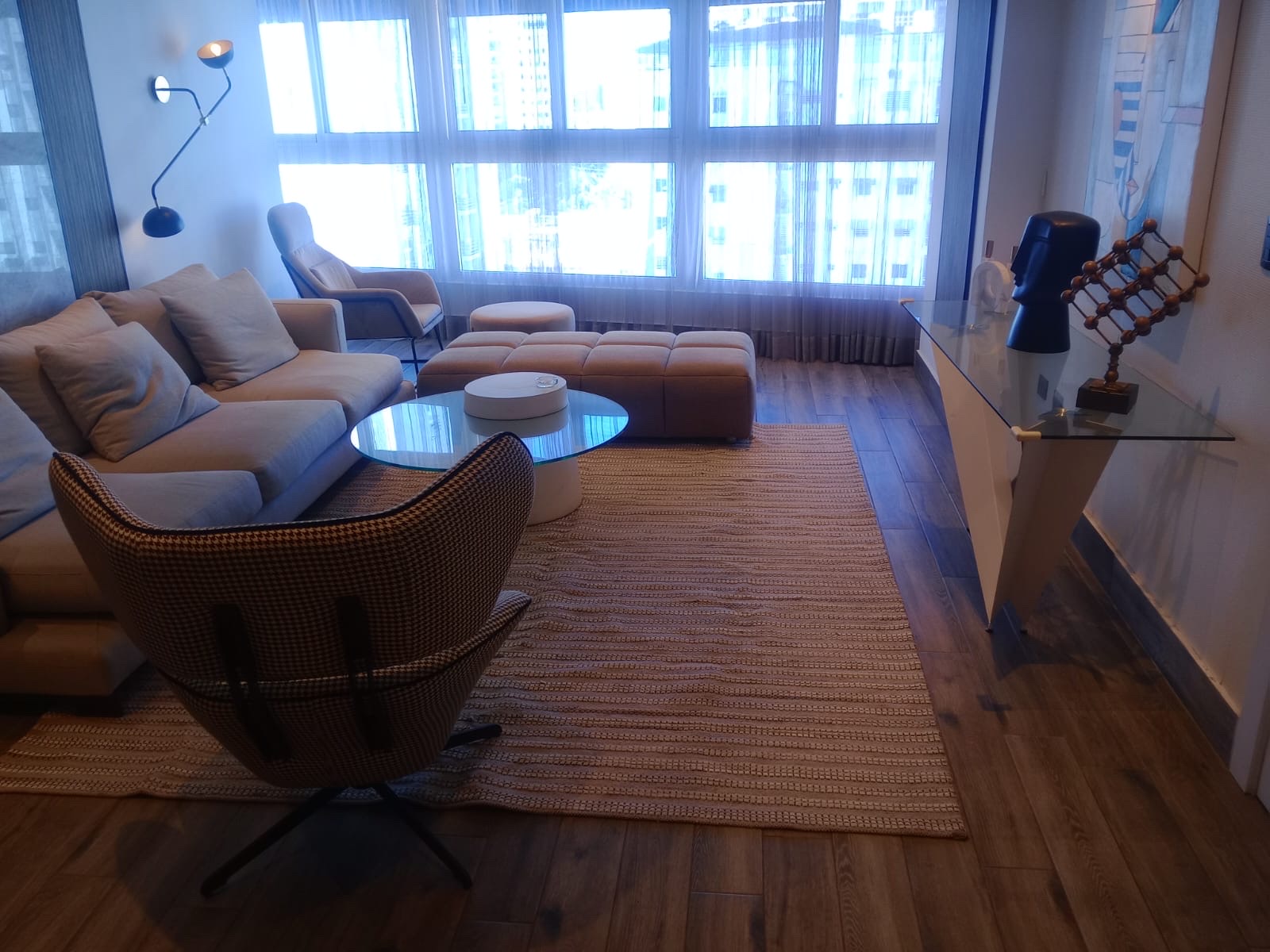 apartamentos - Se alquila apartamento amueblado en Bella vista. 1