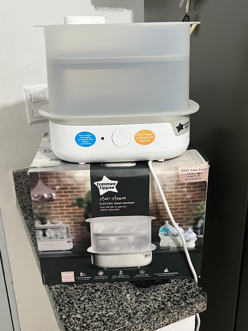 accesorios - Bañador con posicionador, Esterilizador tommee tippee y biberones disponibles. 0