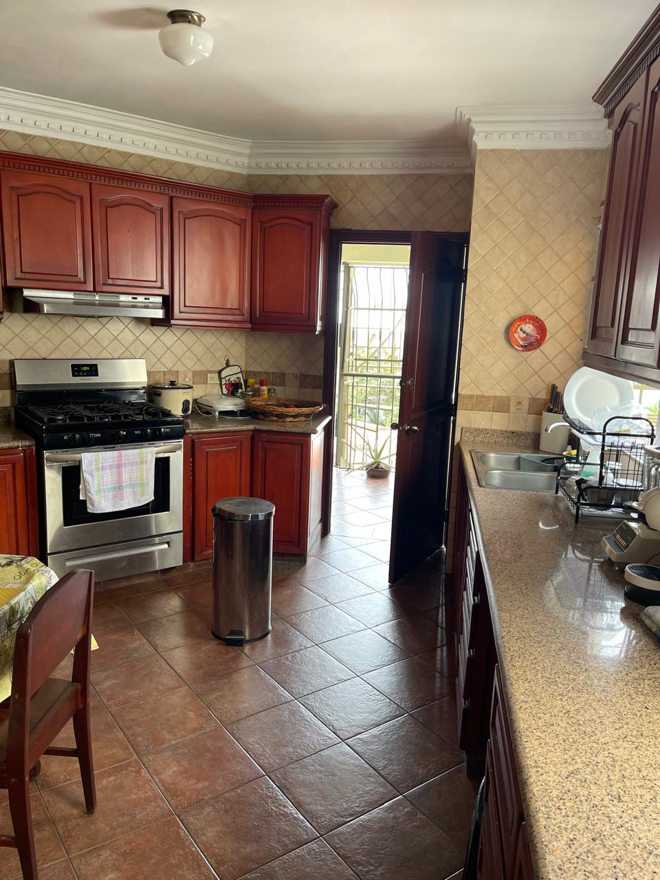penthouses - Vendo Pent-house de 2 niveles en Los Cacicazgos  2