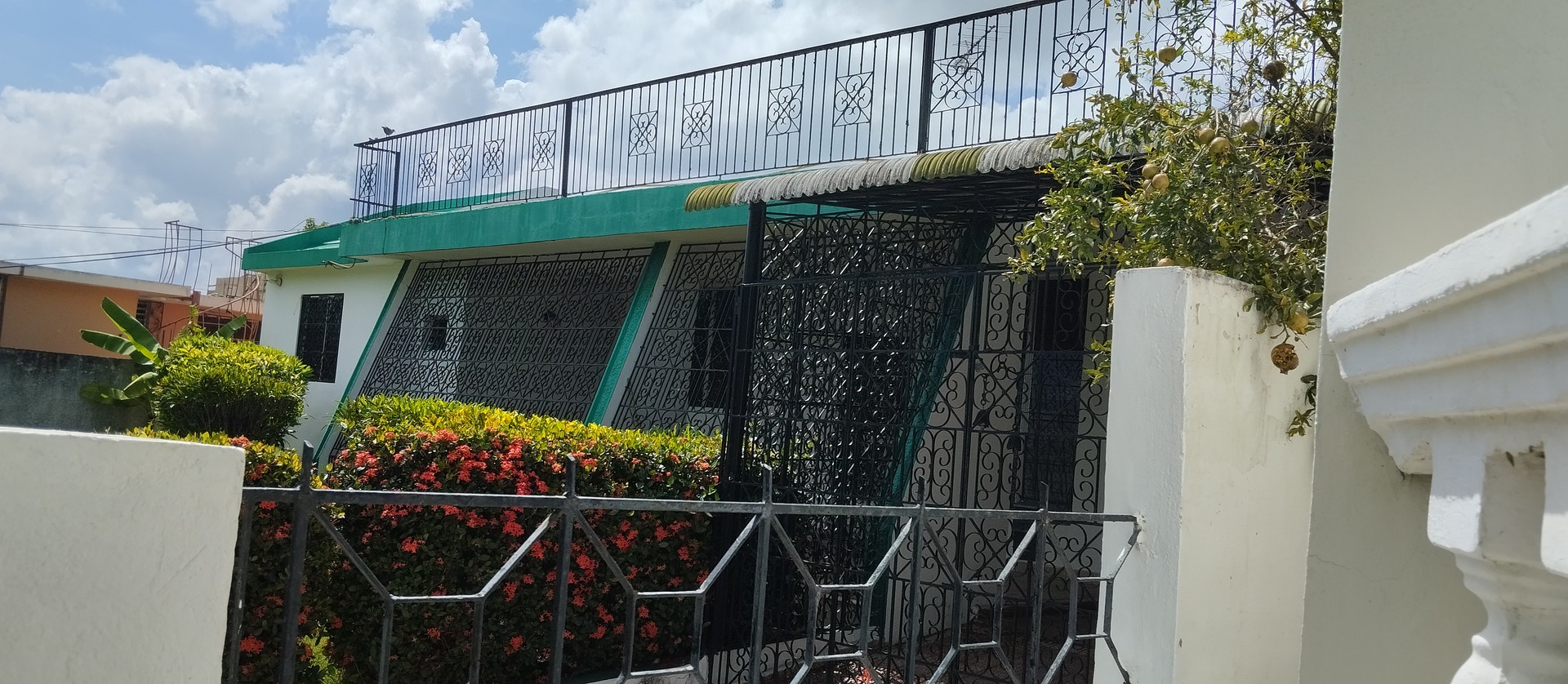 casas - ¿Está buscando una casa o solar para fines de edificación?La tengo 4