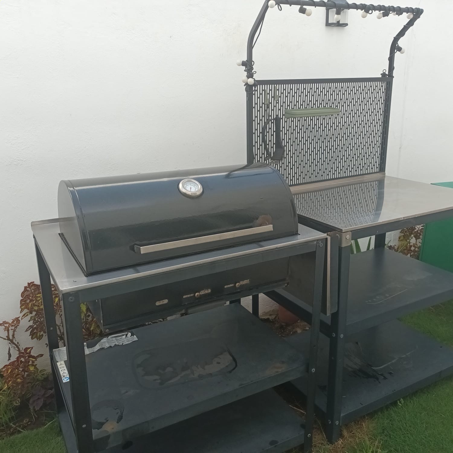 electrodomesticos - Parrillera a carbón con mesa de trabajo en acero inoxidable  0