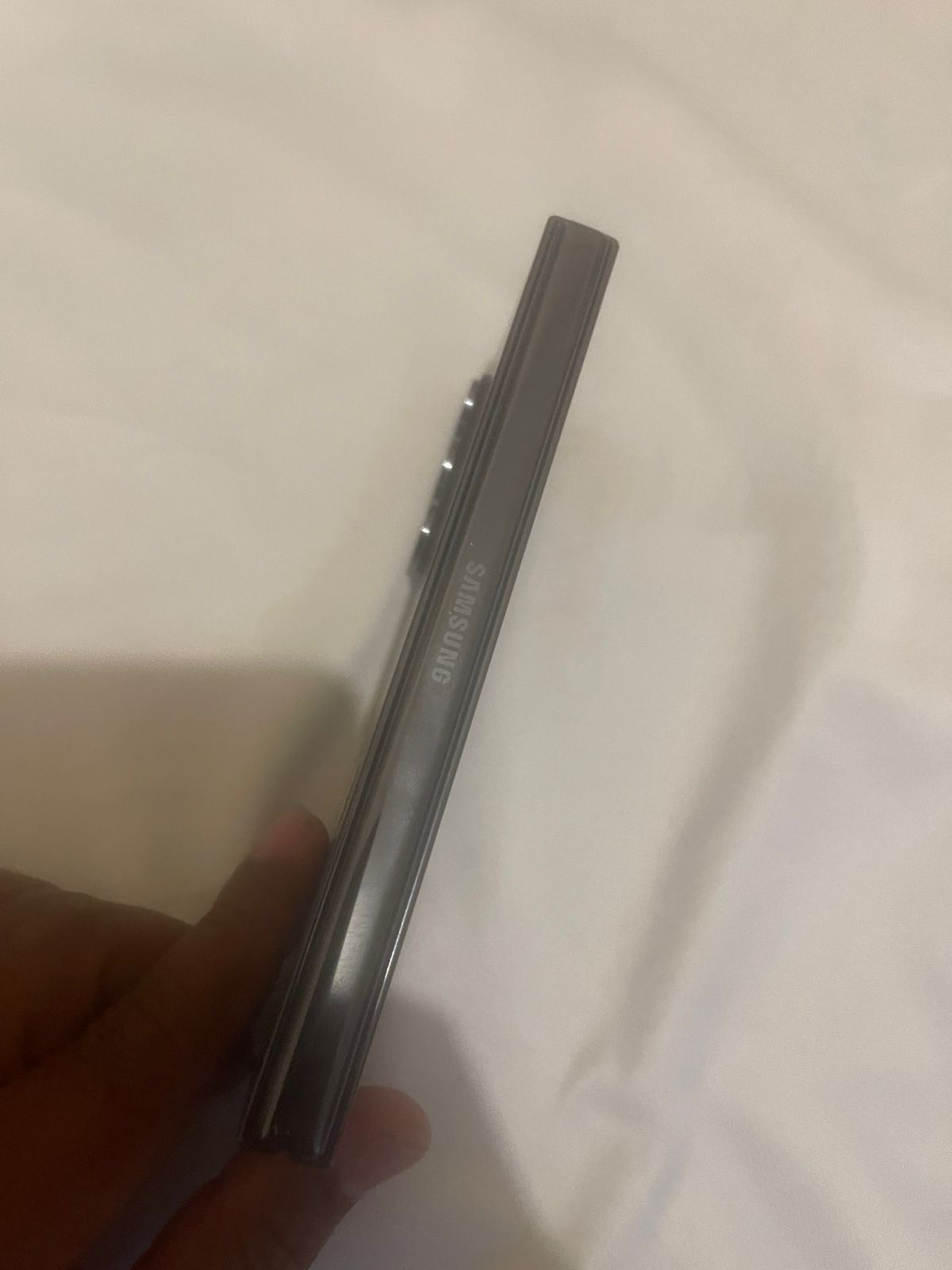 celulares y tabletas - Vendo Samsung Galaxy Fold 5, 256gb desbloqueado con cable usb. Un detalle. 3