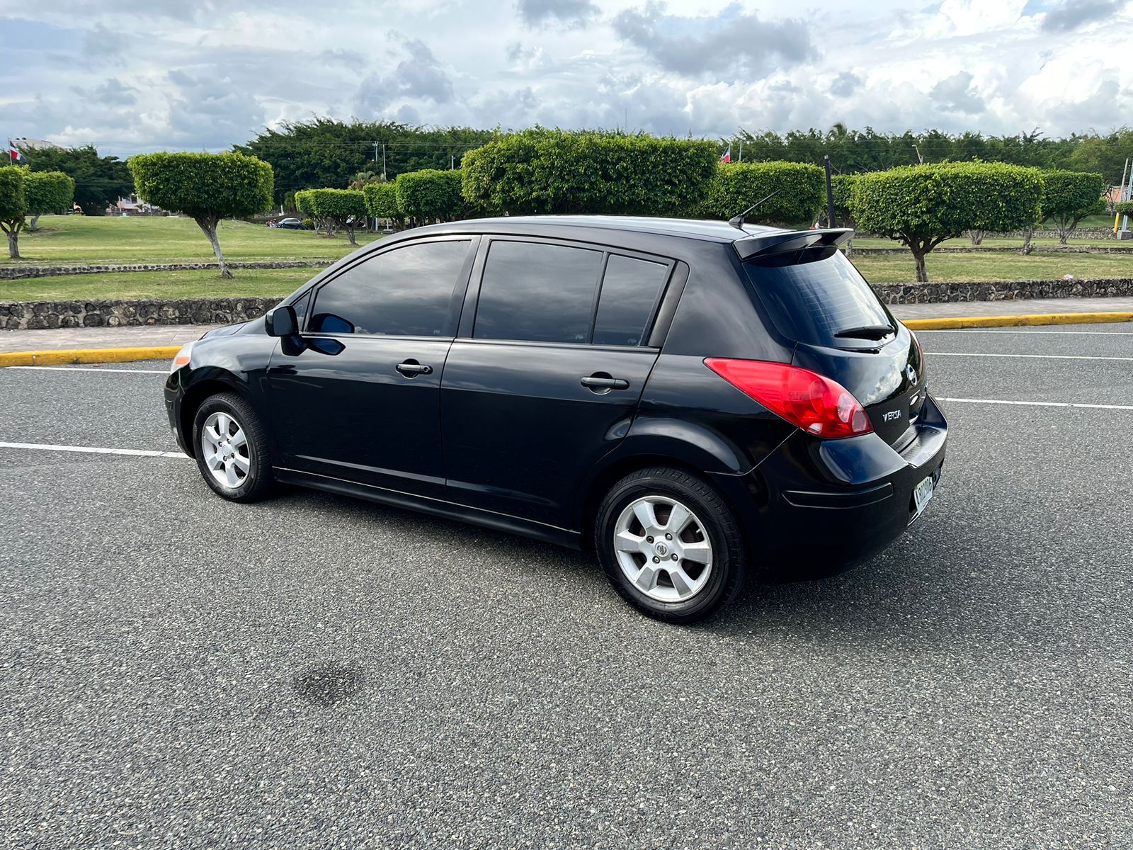 carros - Nissan Versa  2