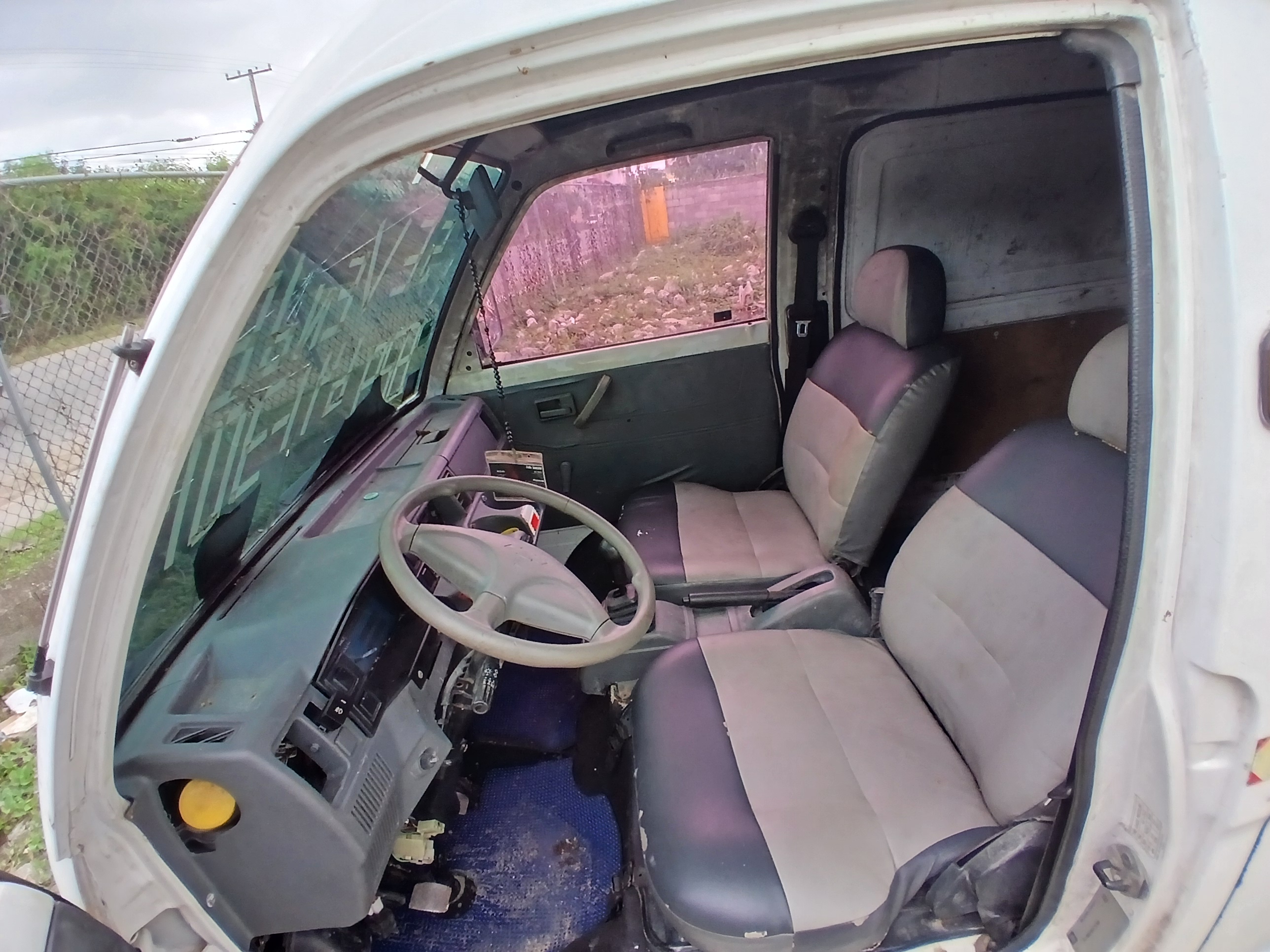 otros vehiculos - Vendo furgoneta chevrolet cmv 2012 4