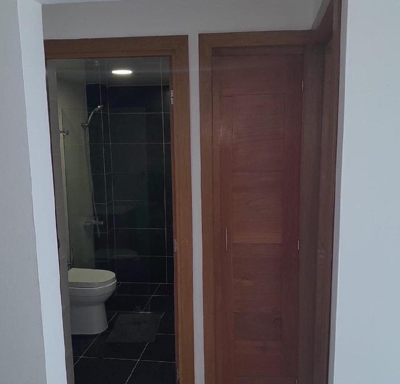 apartamentos - Apartamento en Alquiler – Zona Exclusiva
📍 5to Piso | 75 m² | Vista al Mar
 6