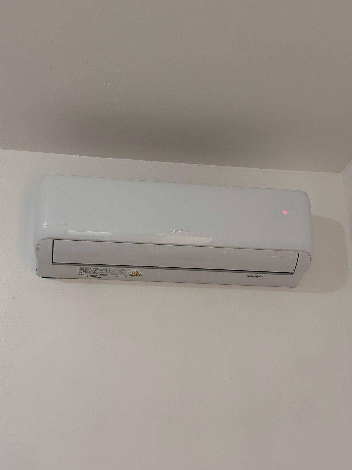 aires acondicionados y abanicos - aire acondicionado. 12 mil btu, solo 1 mes de uso.  0