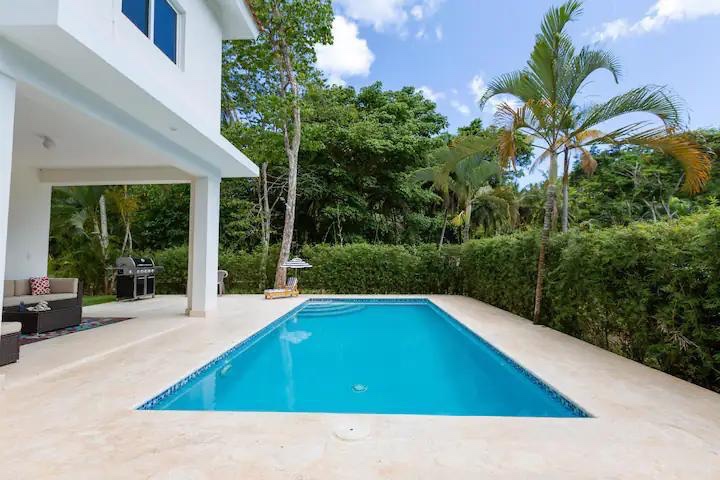 casas vacacionales y villas - Venta de Villa en samana las terrenas con piscina con 947mts zona turística  7