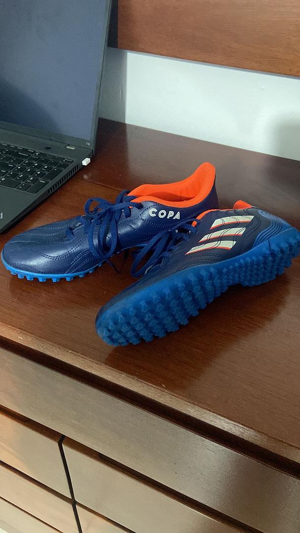 ropa y zapatos - Tenis Deportivos de Fútbol 