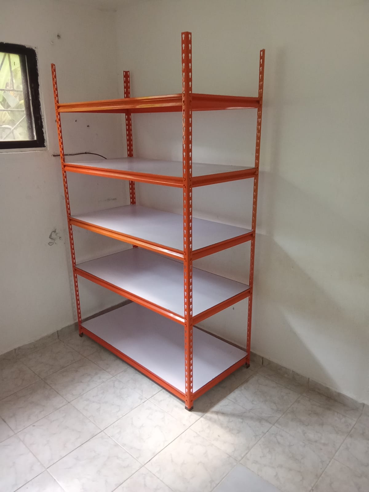 equipos profesionales - ESTANTERIA EN HIERRO 0