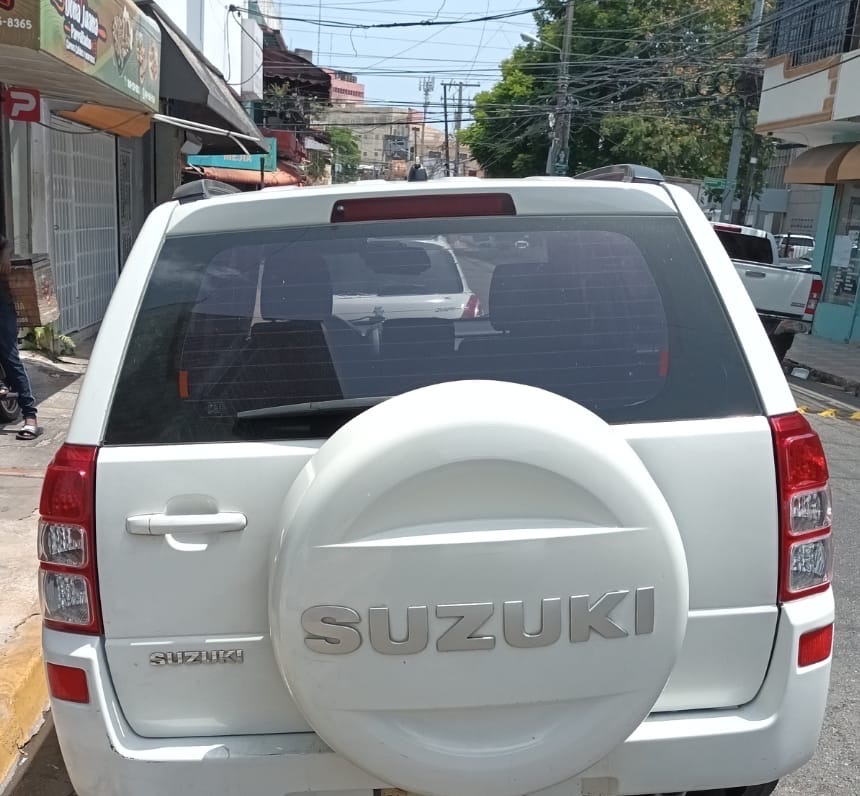 jeepetas y camionetas - Suzuki en buenas condiciones 1