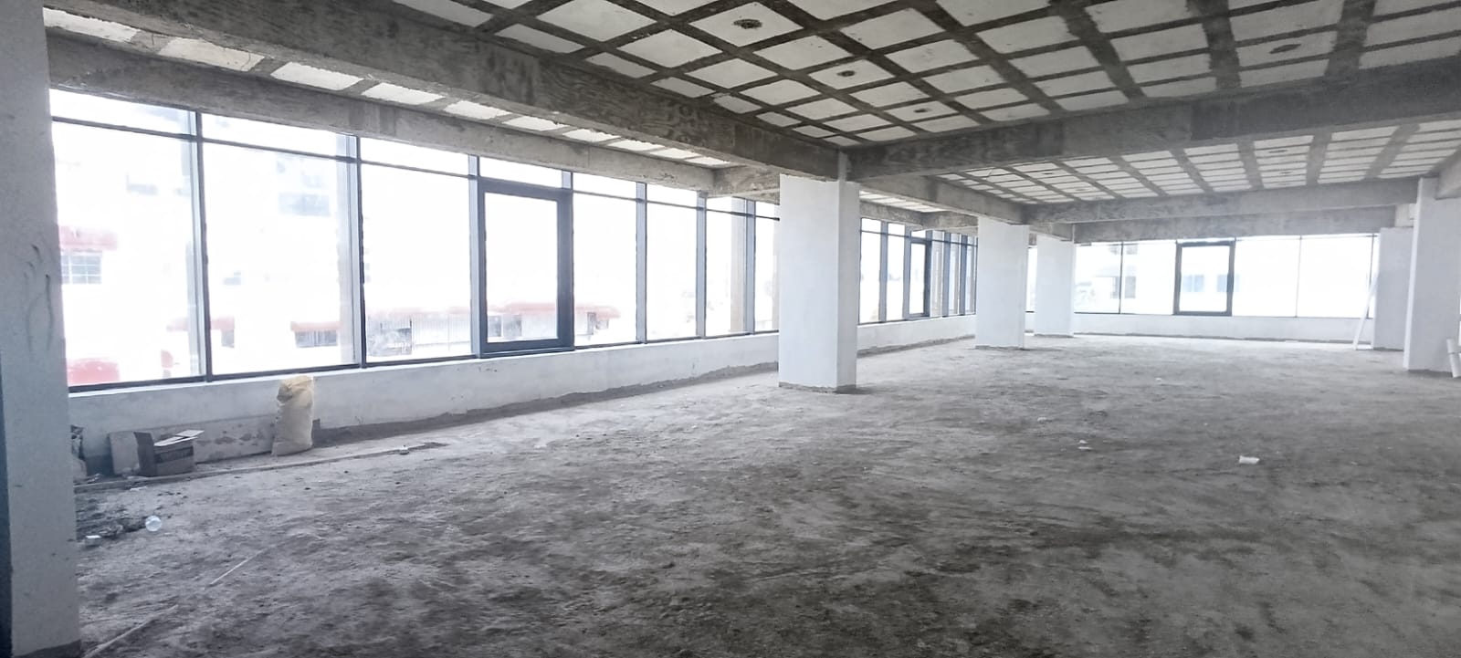 oficinas y locales comerciales - Mirador Sur, Amplio Local/Oficina con excelente vista 0