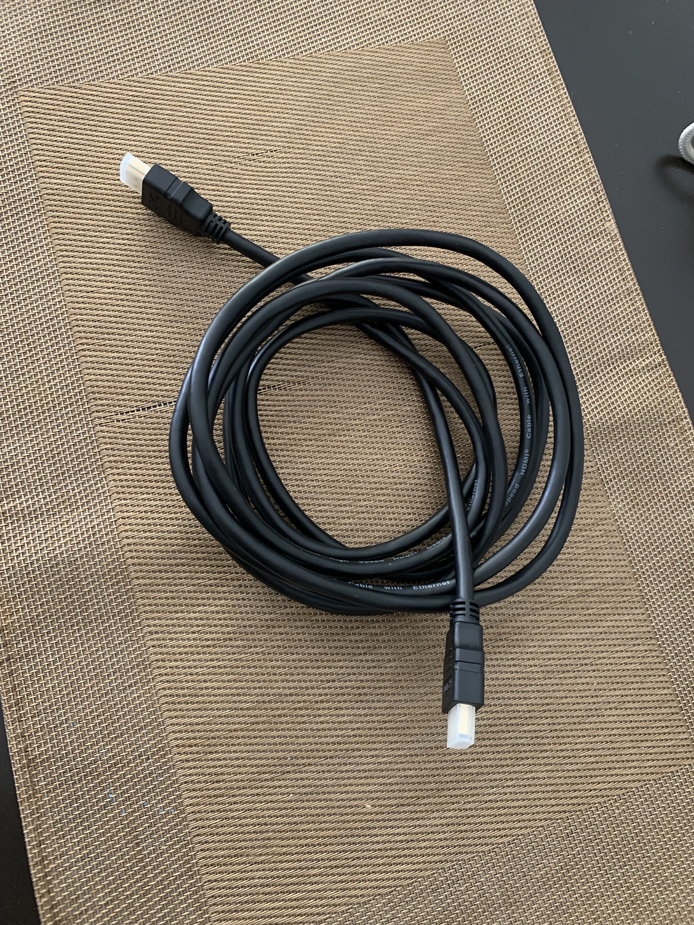accesorios para electronica - Cable HDMI como nuevo. 2 metros. Con tapas