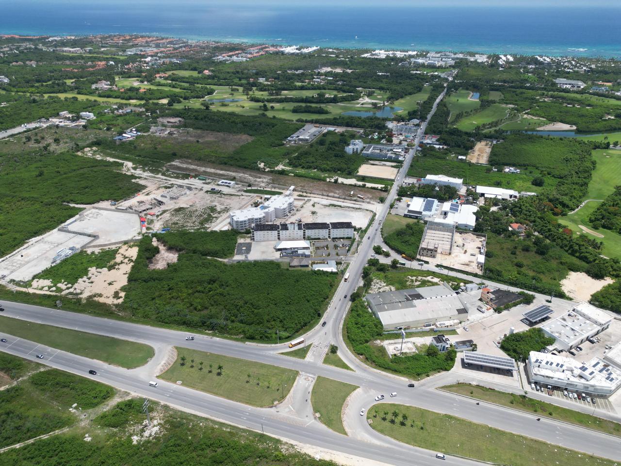 solares y terrenos - Solar de 20,000 metros en Prados de Punta Cana 4