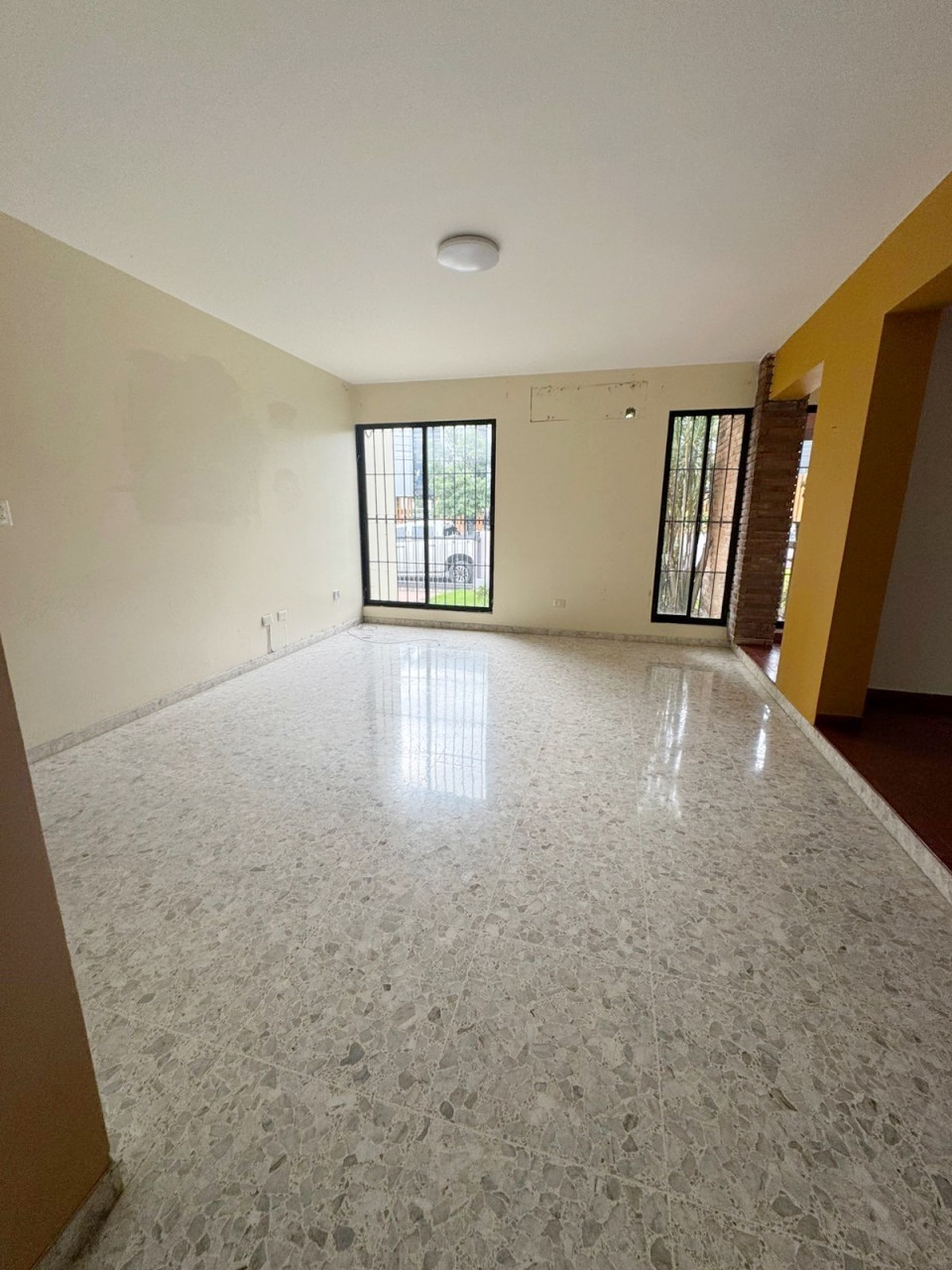 casas - Propiedad céntrica en Alquiler  4