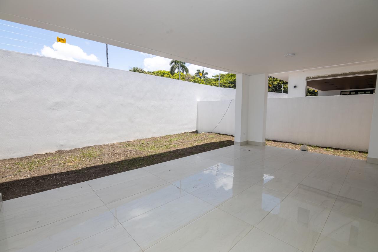 casas - CASA EN VENTA EN SANTIAGO. 3