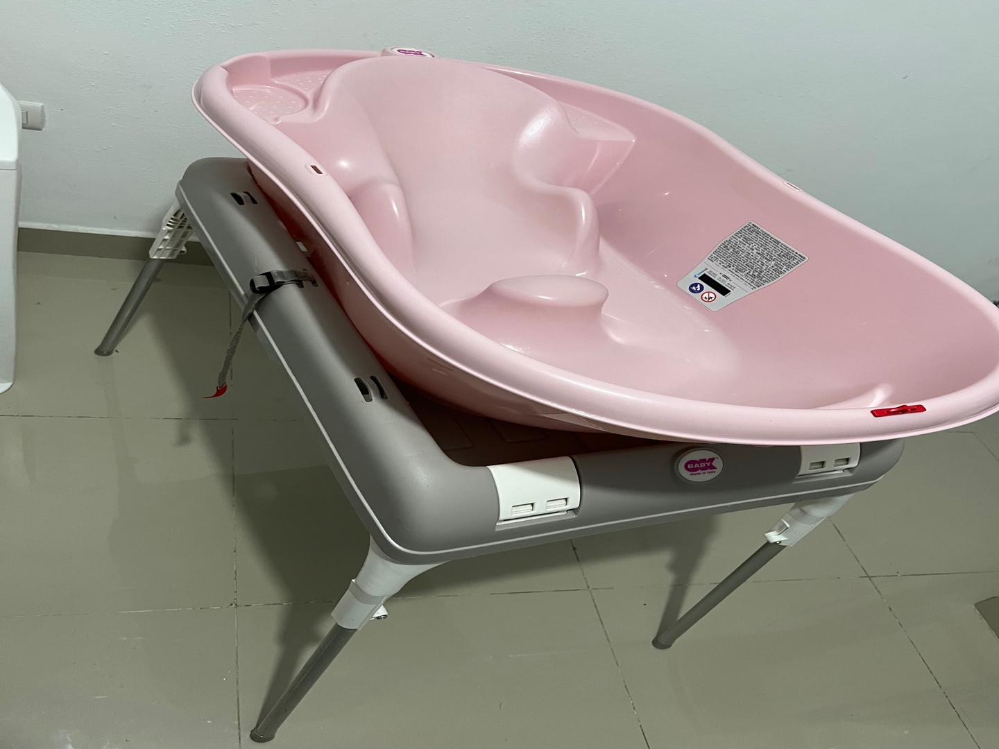 accesorios - Bañador con posicionador, Esterilizador tommee tippee y biberones disponibles. 1