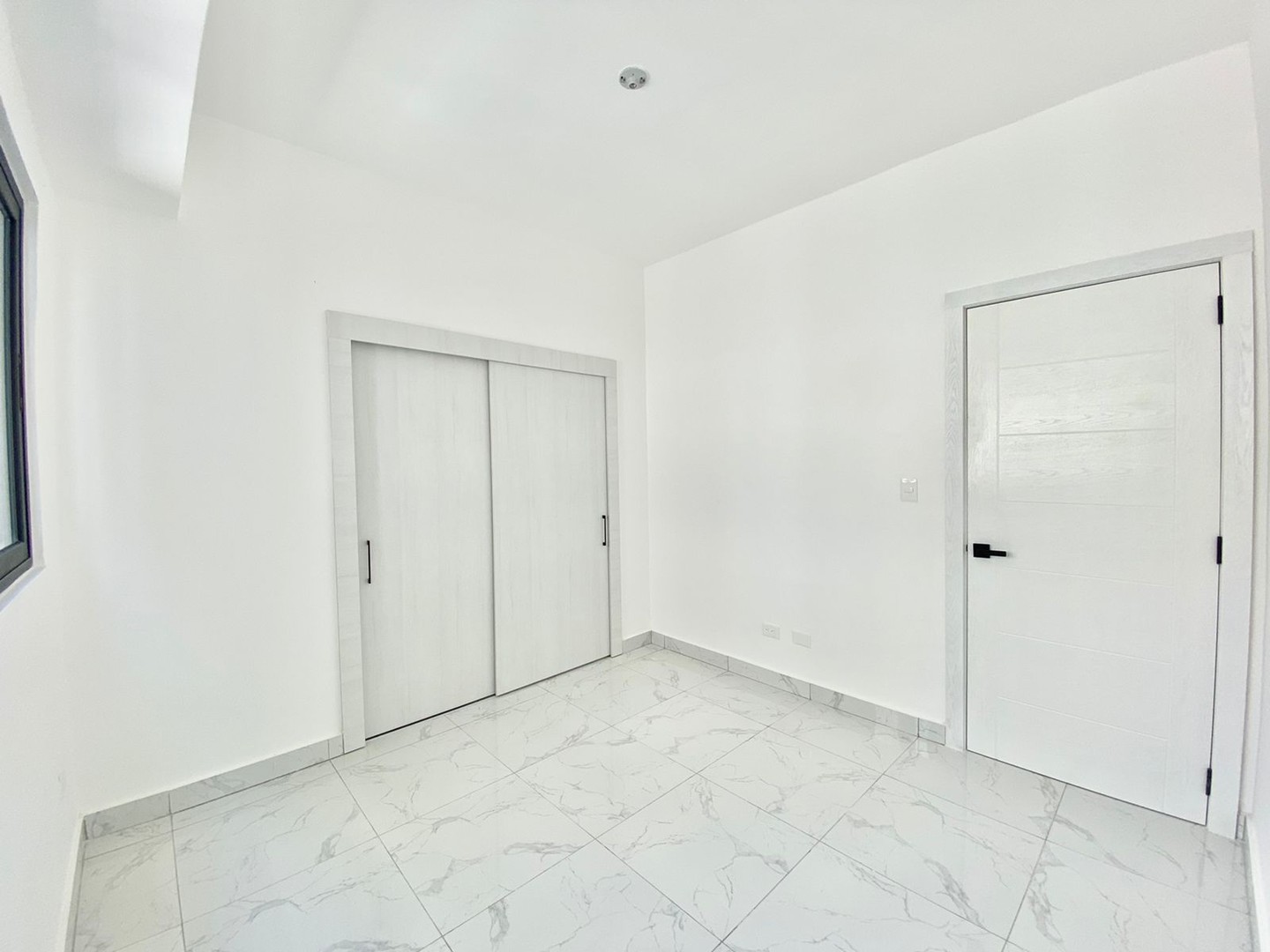 apartamentos - Moderno apartamento en Evaristo Morales de 2 habitaciones  4