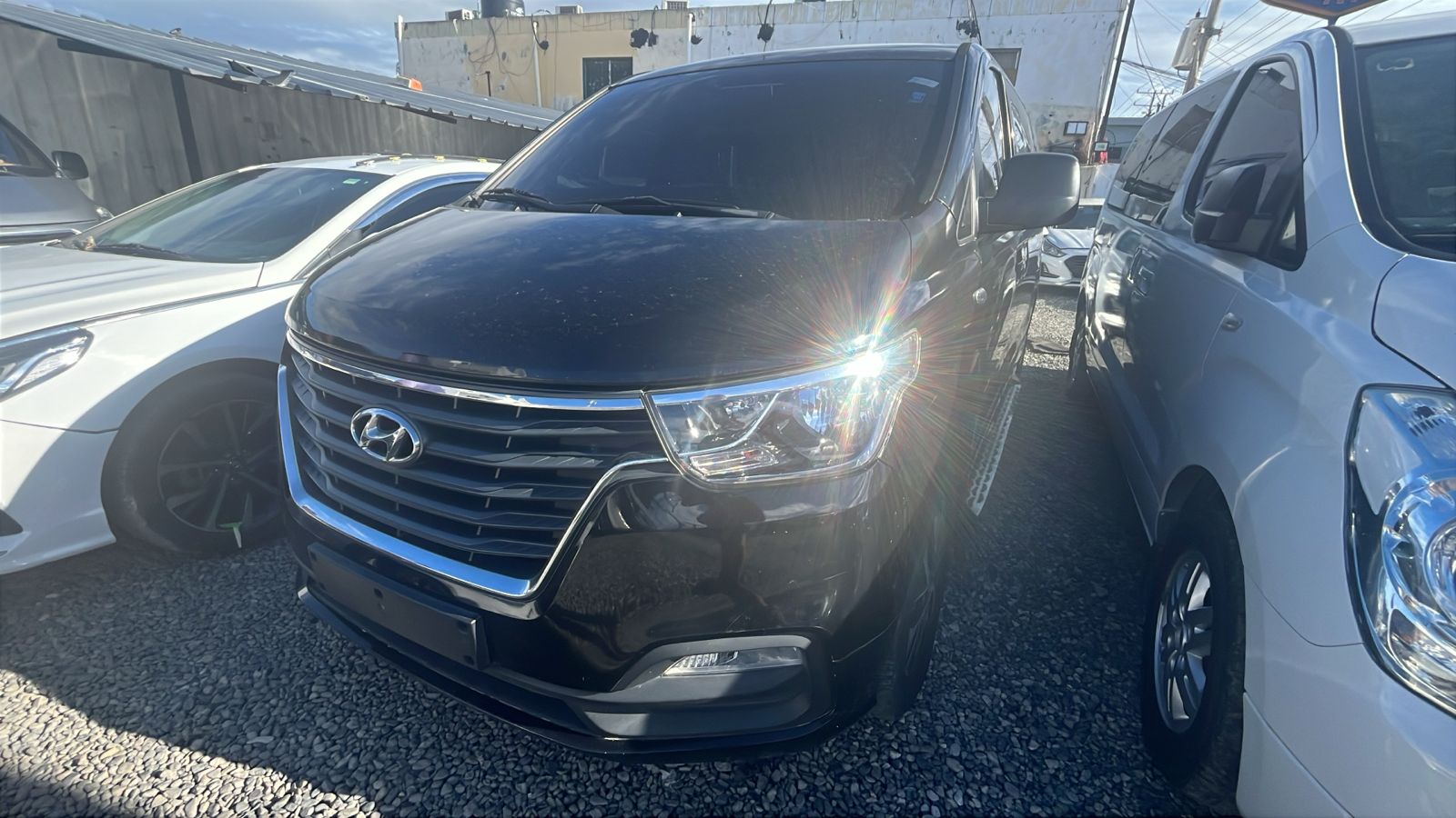 camiones y vehiculos pesados - GRAND STAREX 2020 NEGRO DESDE: RD$1,500,000  0