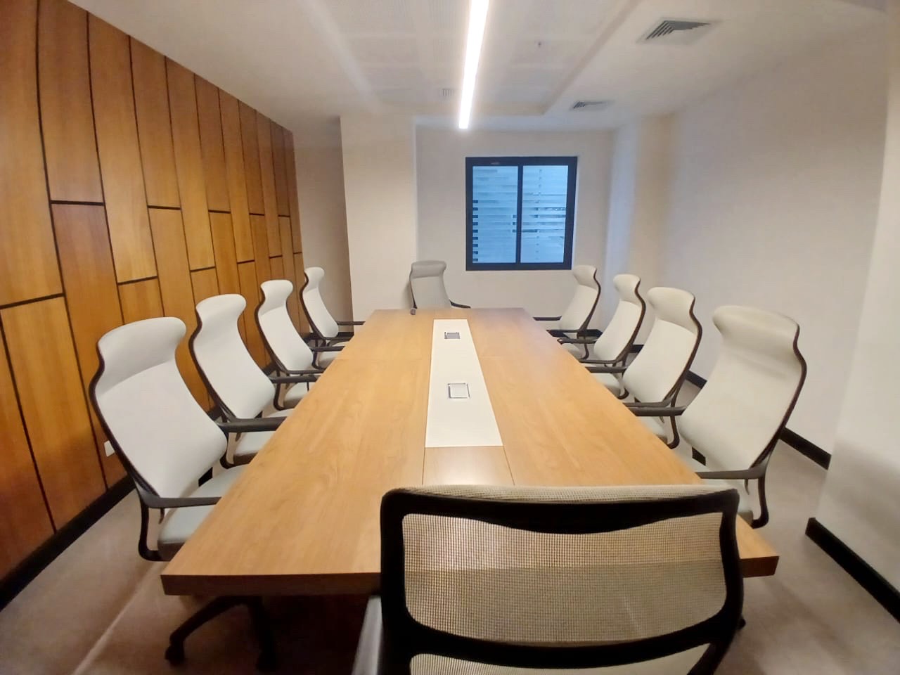 oficinas y locales comerciales - Local céntrico en Evaristo morales  1