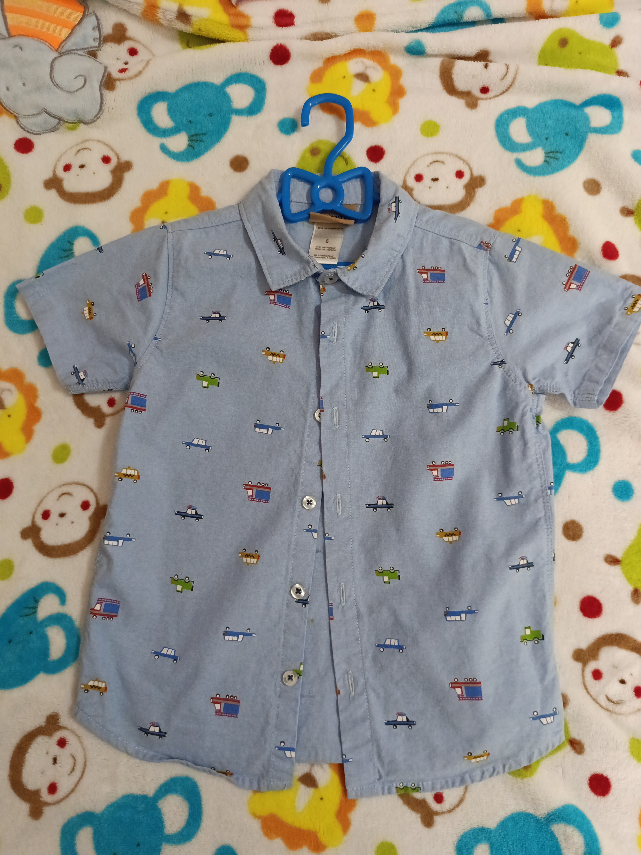 ropa y zapatos - Camisas de niños size 5 y 6 años