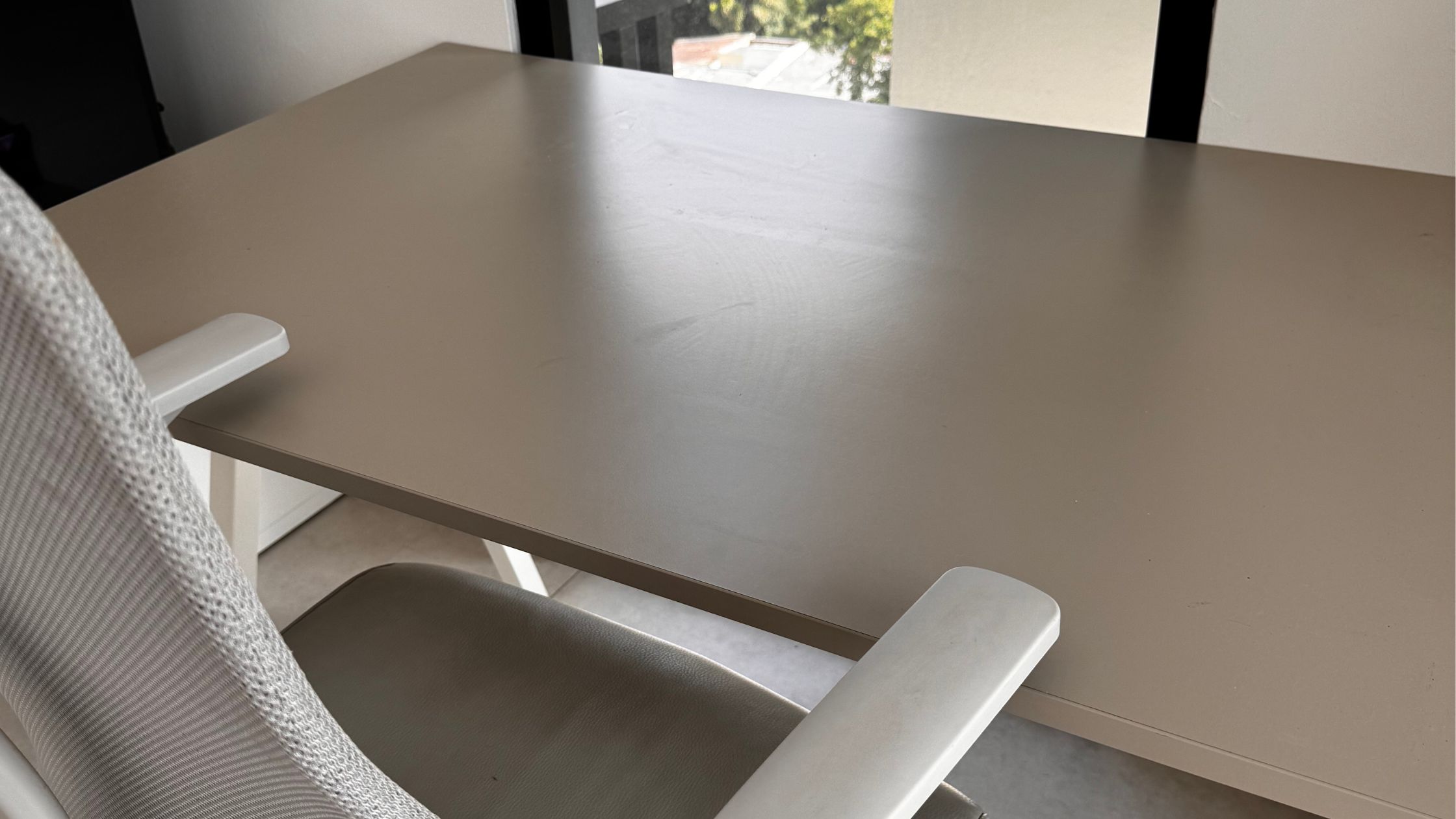 muebles y colchones - 🪑 ¡OFERTA POR MUDANZA – ESCRITORIO TROTTEN IKEA C 2