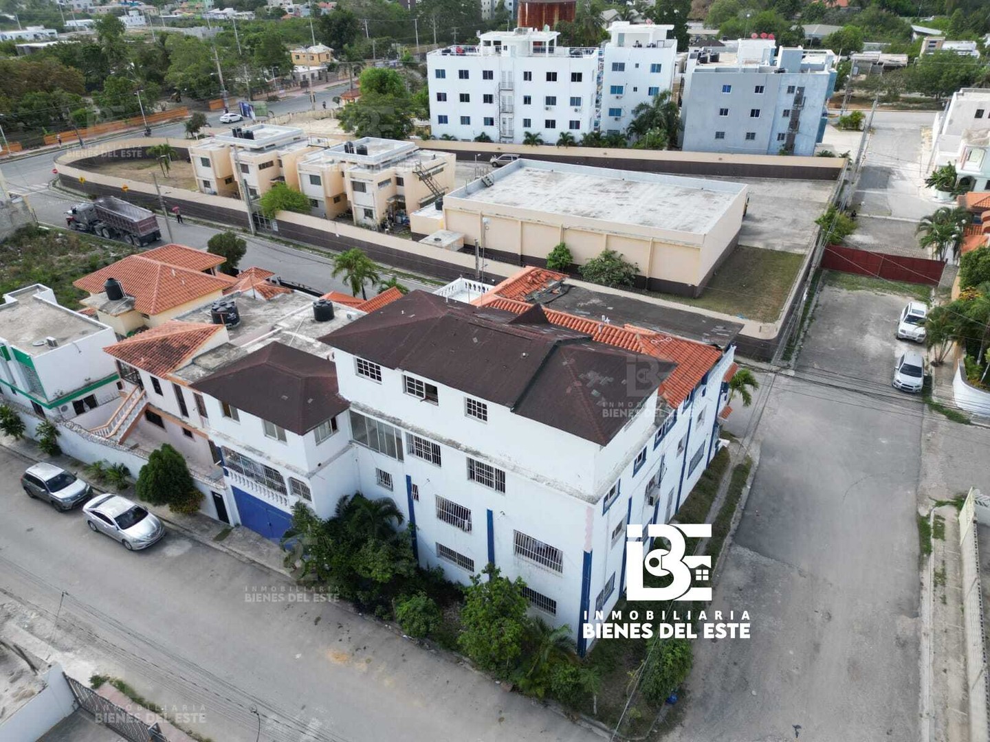 habitaciones y viviendas compartidas - Edificio con 7 Apartamentos y un Penthouse 4