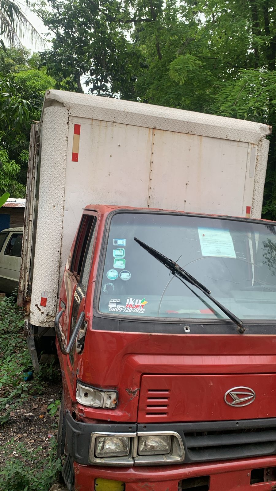 camiones y vehiculos pesados - Venta furgón camión Daihatsu  color blanco precio 